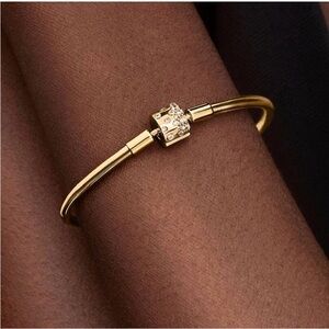 Pandora Sparkling Barrel Clasp Bangle